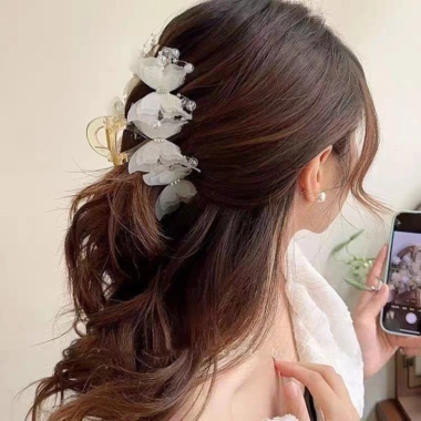 Kẹp tóc ngọc trai hình bướm đa năng - Phụ nữ thanh lịch, giá chỉ 34.617