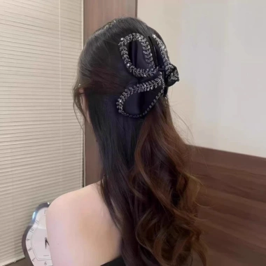 Kẹp tóc nơ tam giác đen sang trọng - Đuôi ngựa nữ tiện lợi, giá chỉ 39.600₫