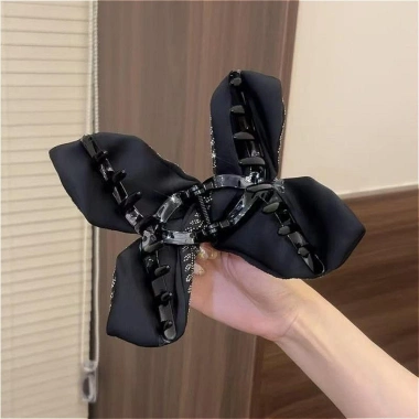 Kẹp tóc nơ tam giác đen sang trọng - Đuôi ngựa nữ tiện lợi, giá chỉ 39.600₫