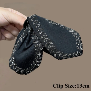 Kẹp tóc nơ tam giác đen sang trọng - Đuôi ngựa nữ tiện lợi, giá chỉ 39.600₫