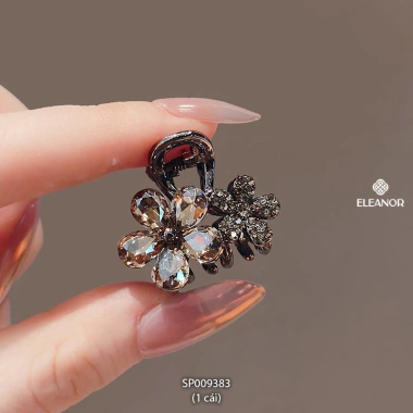 Kẹp tóc nữ càng cua Eleanor Accessories đính đá mái mini - Giá ưu đãi 34.900₫ 5 Kẹp tóc nữ càng cua Eleanor Accessories đính đá mái mini - Giá ưu đãi 34.900₫ 5