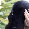 Kẹp tóc nữ càng cua Eleanor Accessories hồ điệp hoa đính đá phụ kiện tóc mái 50.800₫ 4
