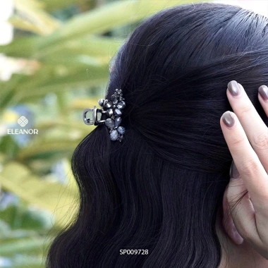 Kẹp tóc nữ càng cua Eleanor Accessories hồ điệp hoa đính đá phụ kiện tóc mái 50.800₫