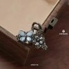 Kẹp tóc nữ càng cua Eleanor Accessories hồ điệp hoa đính đá phụ kiện tóc mái 50.800₫ 5