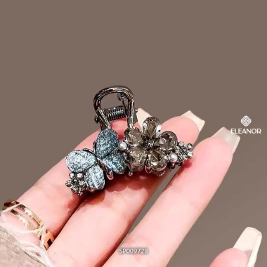 Kẹp tóc nữ càng cua Eleanor Accessories hồ điệp hoa đính đá phụ kiện tóc mái 50.800₫