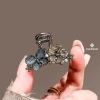 Kẹp tóc nữ càng cua Eleanor Accessories hồ điệp hoa đính đá phụ kiện tóc mái 50.800₫ 9