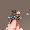 Kẹp tóc nữ càng cua Eleanor Accessories hồ điệp hoa đính đá phụ kiện tóc mái 50.800₫ 10