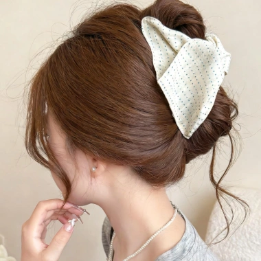 Kẹp tóc tam giác chấm bi vải - Đuôi ngựa cao lãng mạn, giảm giá, chỉ 39.600₫