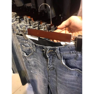 Kẹp treo quần áo gỗ ngườn lớn màu nâu - Dùng cho shop thời trang, cửa hàng và gia đình, giảm giá 8.000 VND 4