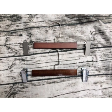 Kẹp treo quần áo gỗ ngườn lớn màu nâu - Dùng cho shop thời trang, cửa hàng và gia đình, giảm giá 8.000 VND 5