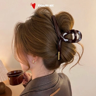 Kẹp vuốt tóc chữ cực dài 13-15cm Giữ chắc tóc dày, dài, giảm giá 22% chỉ 172.800₫ 9 Kẹp vuốt tóc chữ cực dài 13-15cm Giữ chắc tóc dày, dài, giảm giá 22% chỉ 172.800₫ 9