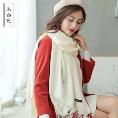 Khăn choàng cashmere mềm mịn, chất đẹp - Giá gốc 49.314 VND, giảm còn 40.755 VND 10 Khăn choàng cashmere mềm mịn, chất đẹp - Giá gốc 49.314 VND, giảm còn 40.755 VND 10