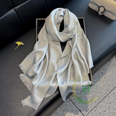 Khăn choàng cổ lụa cao cấp nữ sang trọng nhẹ nhàng, giảm giá 165.000₫