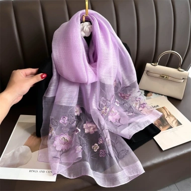 Khăn Choàng Cổ Lụa Cao Cấp Tơ Tằm Thêu Tay Họa Tiết Sang Trọng Giá 247k