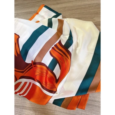 Khăn choàng lụa dài bản to trắng cam satin trẻ trung VIP - Giá chỉ 96.720đ