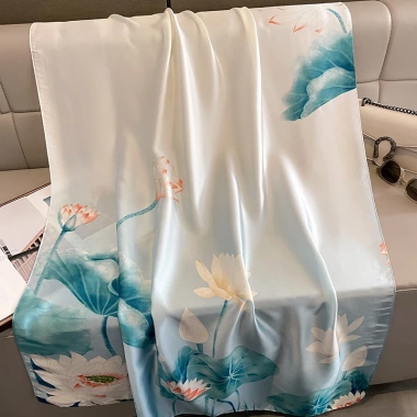 Khăn choàng lụa sen xanh ngọc 180x90cm siêu mềm sang trọng, giá 88.000 VND 3 Khăn choàng lụa sen xanh ngọc 180x90cm siêu mềm sang trọng, giá 88.000 VND 3