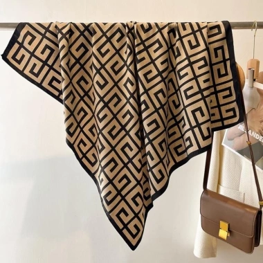 Khăn choàng lụa vuông 90x90 cm họa tiết kẻ F đen sang trọng, siêu mềm mại, giá 85.500₫ 5 Khăn choàng lụa vuông 90x90 cm họa tiết kẻ F đen sang trọng, siêu mềm mại, giá 85.500₫ 5