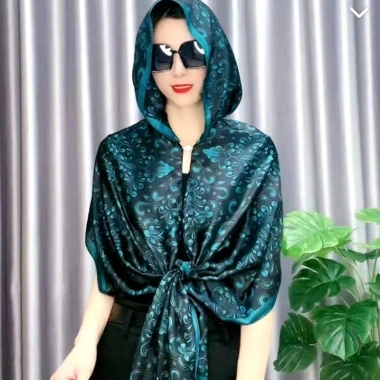 Khăn choàng nữ lụa satin cao cấp chống nắng, họa tiết tinh tế, khóa cài an toàn