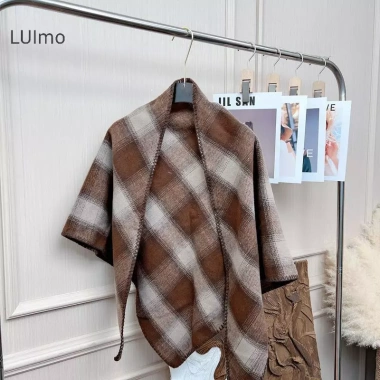 Khăn Choàng Tam Giác LUImo 2.025 - Áo Khoác Nhẹ Đa Năng, Thời Trang, Giá Ưu Đãi 135.792 VND