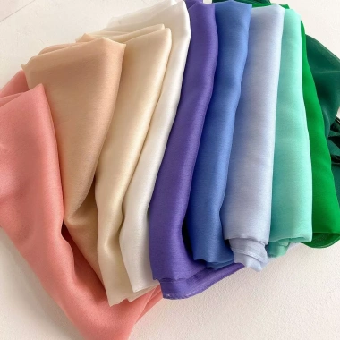 Khăn choàng voan lụa mỏng nhẹ 180x105cm thời trang nữ công sở dự tiệc đi biển - Giá 155k 2 Khăn choàng voan lụa mỏng nhẹ 180x105cm thời trang nữ công sở dự tiệc đi biển - Giá 155k 2