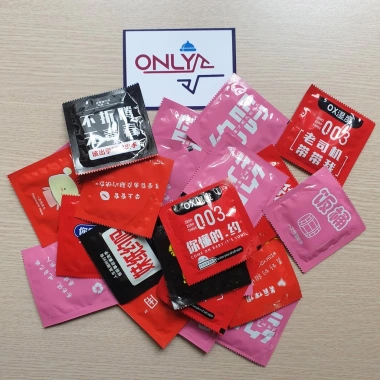 Khăn Giấy Ướt Du Lịch Nén Tẩy Trang Bao Cao Su Không Mùi BCS Kháng Khuẩn 2.000 VND