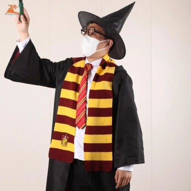 Khăn Harry Potter dệt kim có huy hiệu Hogwarts Giáng sinh & Halloween giảm 21% 2 Khăn Harry Potter dệt kim có huy hiệu Hogwarts Giáng sinh & Halloween giảm 21% 2
