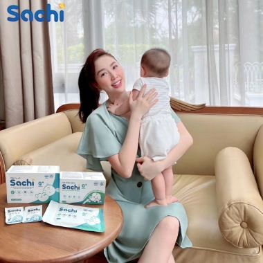 Khăn lau hạ sốt thảo dược Sachi cho bé 0+ - Thải nhiệt, ngăn co giật, chỉ 29.400đ