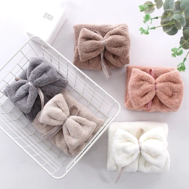 Khăn Lau Tay Treo Tường Hút Siêu Thấm - Hình Nơ Xinh Xắn, Giá chỉ 25.200 VND
