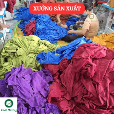 Khăn lau xe khổ lớn 50x100‑90x190cm – mềm mại, không trầy, thấm hút, không lông – 34.000₫ 9