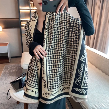 Khăn len cashmere dài rộng QCCC fullbox - Quà tặng mẹ, cô giáo, bạn gái 8/3, 20/10, sinh nhật - 220.000 VND