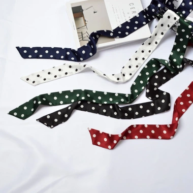 Khăn lụa mỏng cổ ruy băng họa tiết chấm bi - Phụ kiện thời trang nữ Giá 30.150₫