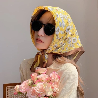 Khăn Lụa Satin Hoạ Tiết Hoa Vuông 65x65cm - Khăn Choàng Thời Trang Nữ Hot Trend Giá 180.000đ