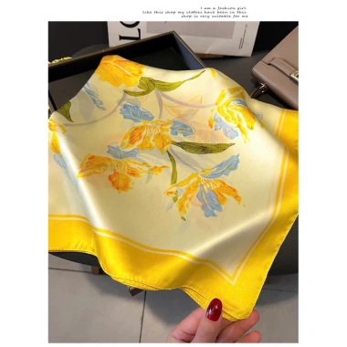 Khăn Lụa Satin Hoạ Tiết Hoa Vuông 65x65cm - Khăn Choàng Thời Trang Nữ Hot Trend Giá 180.000đ
