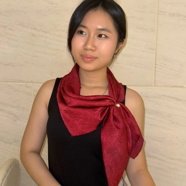 Khăn lụa vuông 70x70 cm - Điểm nhấn áo dài, thời trang - Tặng khuy cài 2 chiếc - Giá 39.990đ