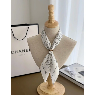 Khăn Lụa Vuông 70x70 Fullbox Cao Cấp - Vintage Bandana Đa Năng Trùm Đầu, Quàng Cổ, Thắt Nơ, Quấn Túi - Giá 165k