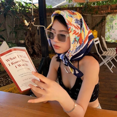 Khăn Lụa Vuông 70x70cm Đa Năng - Turban và Bandana, Siêu Mềm, Giá 41.160 VND 9 Khăn Lụa Vuông 70x70cm Đa Năng - Turban và Bandana, Siêu Mềm, Giá 41.160 VND 9
