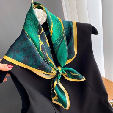 Khăn Lụa Vuông Cao Cấp 70x70 Fullbox Vintage Bandana Trùm Đầu Quàng Cổ Thắt Nơ Quấn Túi 150k