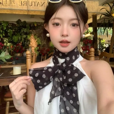 Khăn quàng cổ dài họa tiết cổ điển mỏng nhẹ - Phối đồ thời trang, giá 46.060₫ 4 Khăn quàng cổ dài họa tiết cổ điển mỏng nhẹ - Phối đồ thời trang, giá 46.060₫ 4