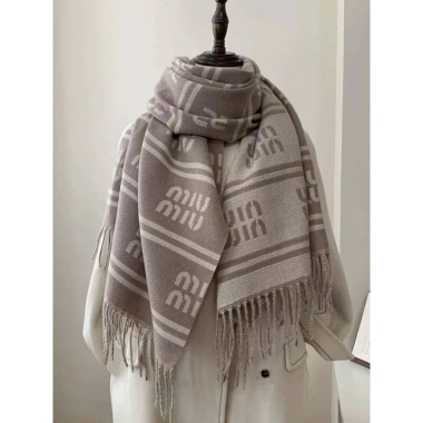 Khăn quàng cổ len ấm áp họa tiết Miu Miu - Dễ thương mùa đông cho nữ, giá chỉ 155.500 VND 4