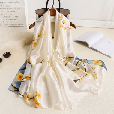 Khăn quàng cổ lụa satin 180x90cm, choàng đi biển, tặng khóa cài - Giá 99.000đ