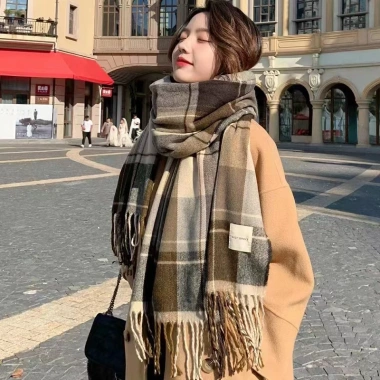 Khăn quàng cổ nữ vintage Hàn Quốc mùa đông ấm áp, họa tiết caro đa màu thời thượng 13 Khăn quàng cổ nữ vintage Hàn Quốc mùa đông ấm áp, họa tiết caro đa màu thời thượng 13