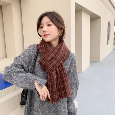 Khăn quàng cổ nữ vintage Hàn Quốc mùa đông ấm áp, họa tiết caro đa màu thời thượng 40 Khăn quàng cổ nữ vintage Hàn Quốc mùa đông ấm áp, họa tiết caro đa màu thời thượng 40