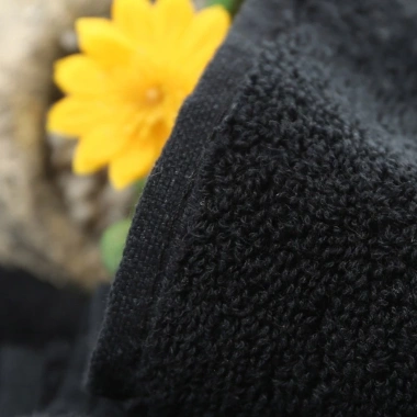 Khăn tắm cotton dày dặn màu đen, mềm mại, thấm hút nhanh, phù hợp khách sạn & nhà tắm
