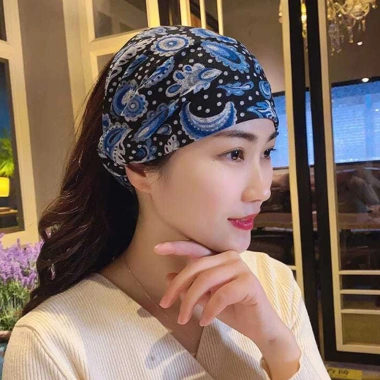 Khăn trùm đầu rộng họa tiết cổ điển nữ - Giá chỉ 33.000₫, giảm từ 41.910₫