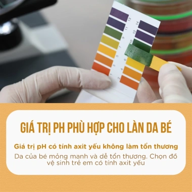 Khăn ướt mini Bông Sen Vàng 8 tờ không cồn, không parabens - Giá chỉ 75.000 VND
