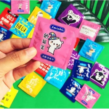 Khăn ướt mini gói vuông GD571 - Độc lạ, Siêu cute, Bỏ túi 40k