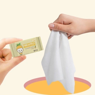 Khăn ướt mini Qian Hui 8 gói bỏ túi tiện lợi, đa năng cho du lịch chỉ 15.000 VND 4 Khăn ướt mini Qian Hui 8 gói bỏ túi tiện lợi, đa năng cho du lịch chỉ 15.000 VND 4