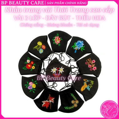 Khẩu trang cotton 3 lớp ĐEN thêu hoa, dây rút chỉnh size, bền đẹp, chống nắng bụi, tái sử dụng – 9.900₫