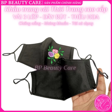 Khẩu trang cotton 3 lớp ĐEN thêu hoa, dây rút chỉnh size, bền đẹp, chống nắng bụi, tái sử dụng – 9.900₫