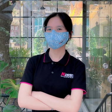 Khẩu Trang Vải Kissy Nữ Size M Hoa Đào - Cotton, Chống UV, Ngăn Bụi PM2.5, Giá 50.000đ